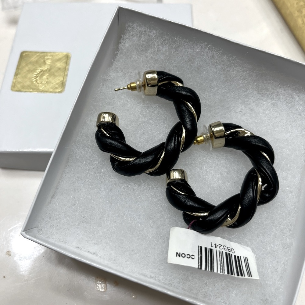 🎉HP🎉NWT Twist of Luck Leather Gold Hoop Earrings
